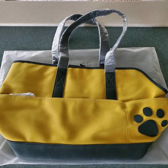 New High Quality Pet Carrier - Purse for Small Dogs or Cat - Picture 5 of 7